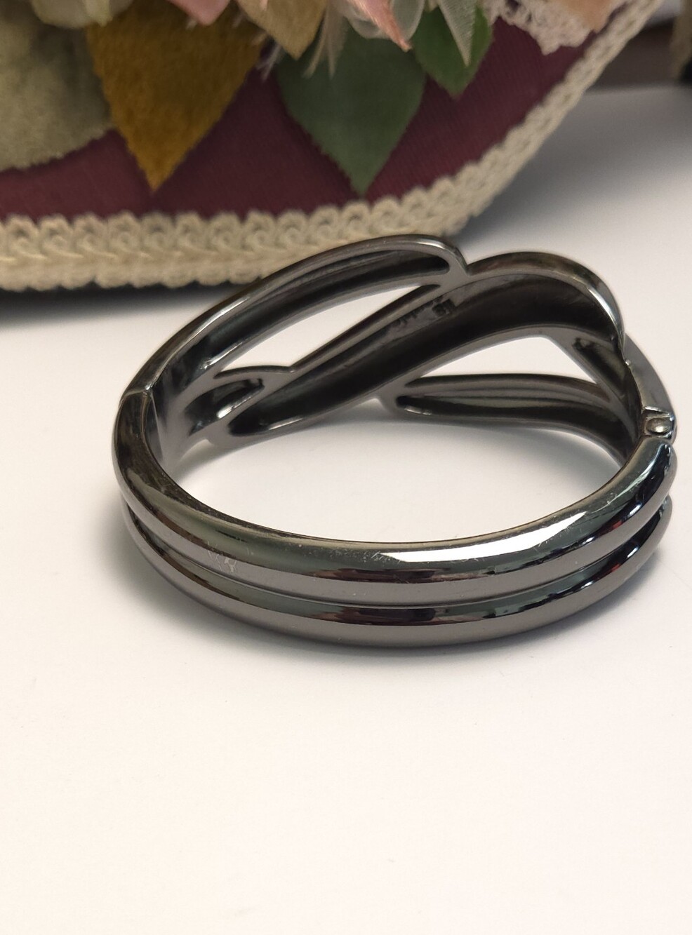 Lia Sophia Galena Gun Metal Hematite Tone Hinge Bracelet - Picture 3 of 9